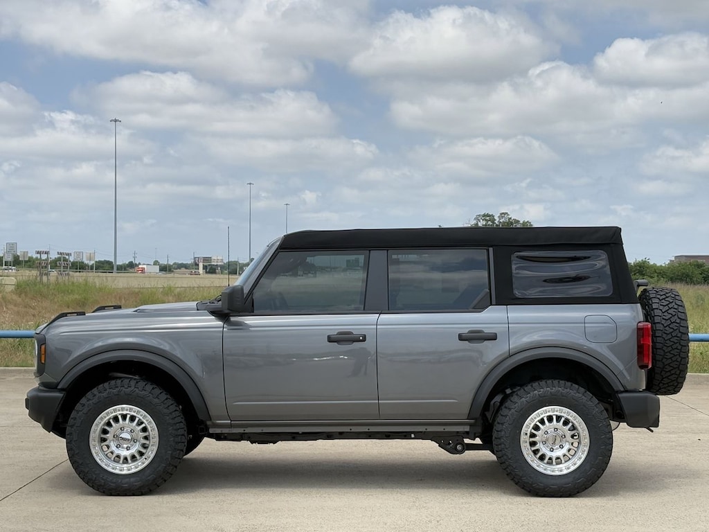 New 2026 Ford Bronco Base SUV