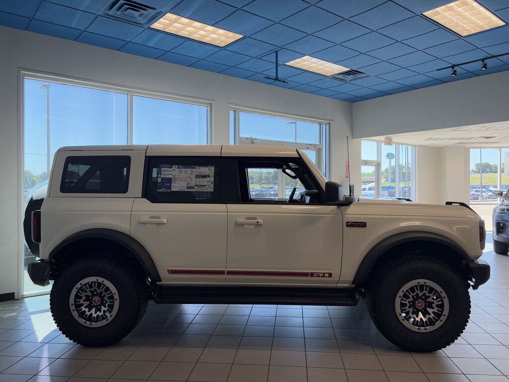 New 2026 Ford Bronco Outer Banks SUV
