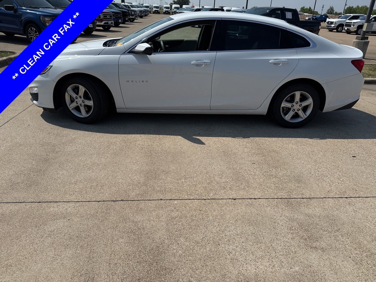 2022 Chevrolet Malibu LS photo 3