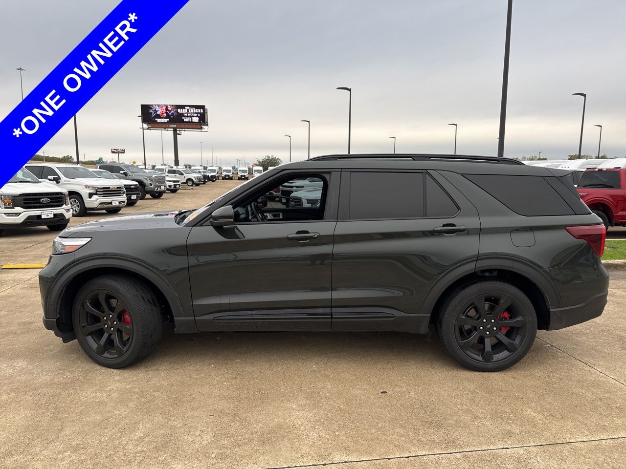 2022 Ford Explorer ST photo 3