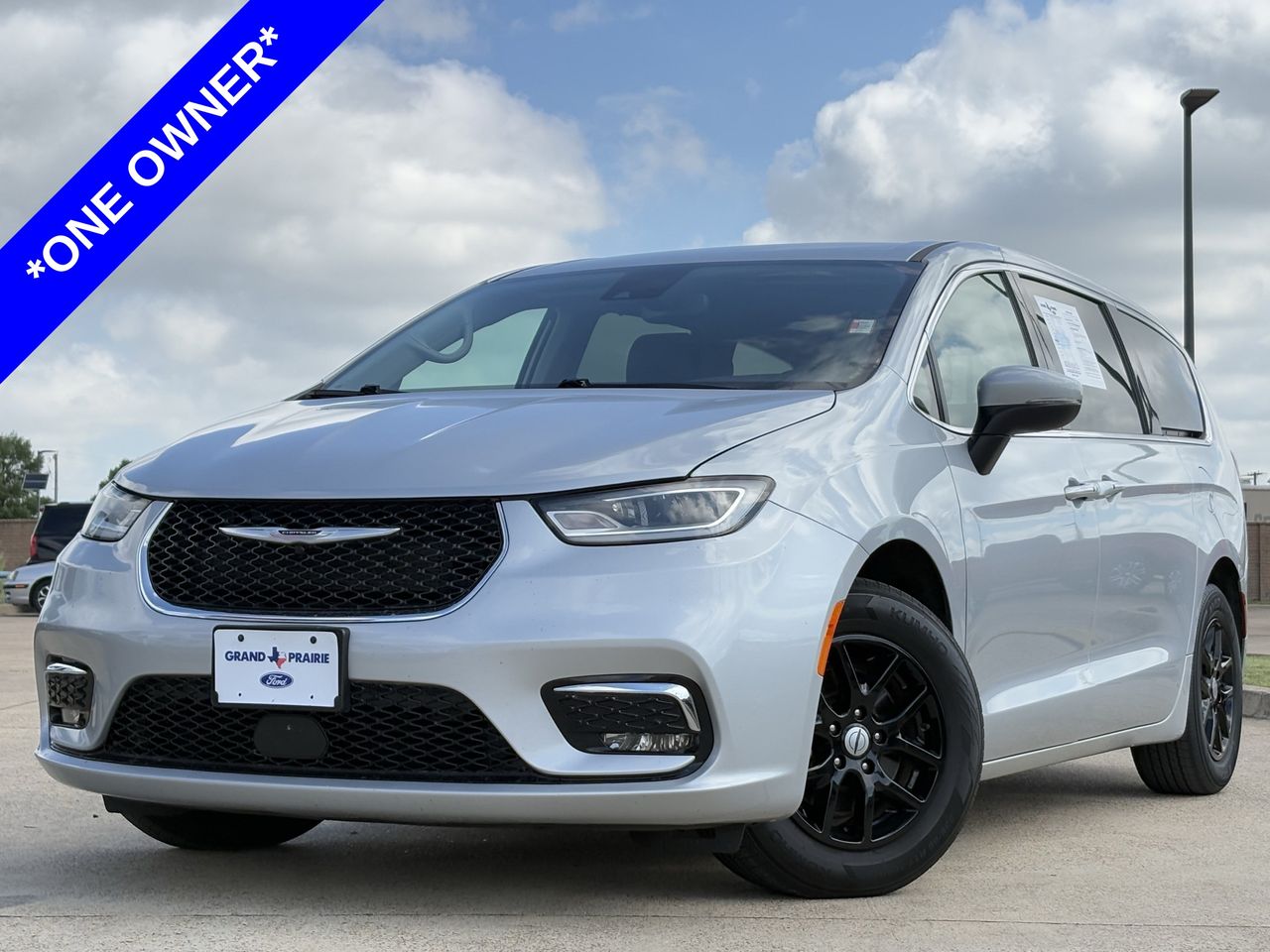 Used 2023 Chrysler Pacifica Touring L with VIN 2C4RC1BGXPR613144 for sale in Grand Prairie, TX