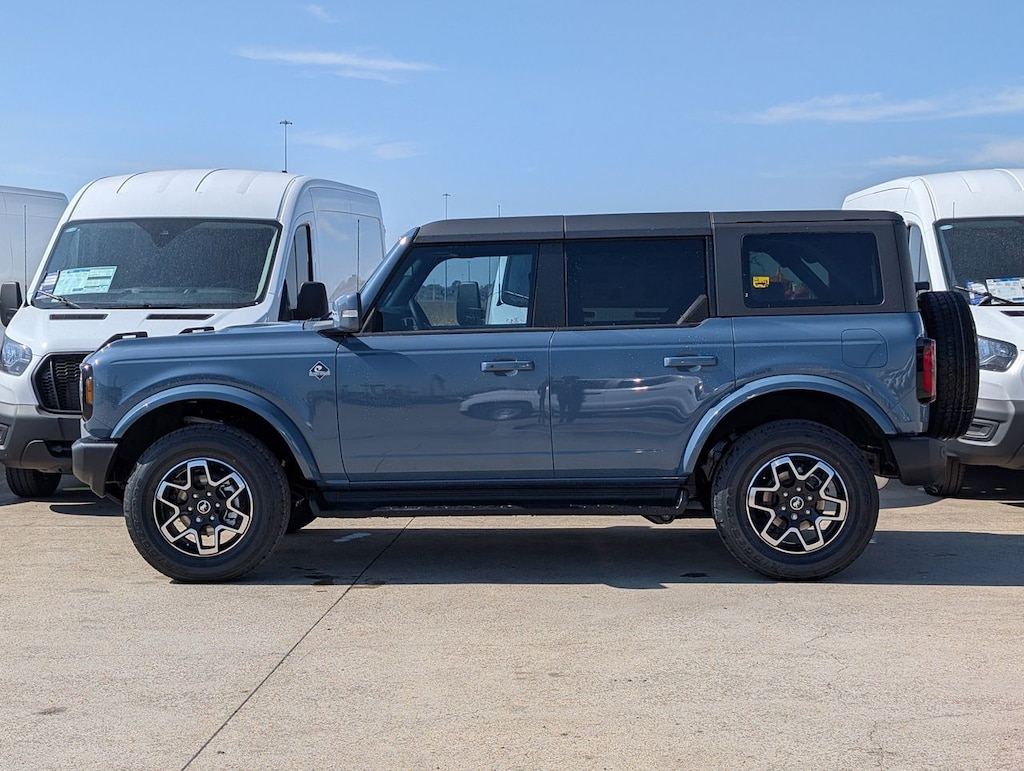 New 2025 Ford Bronco Outer Banks SUV