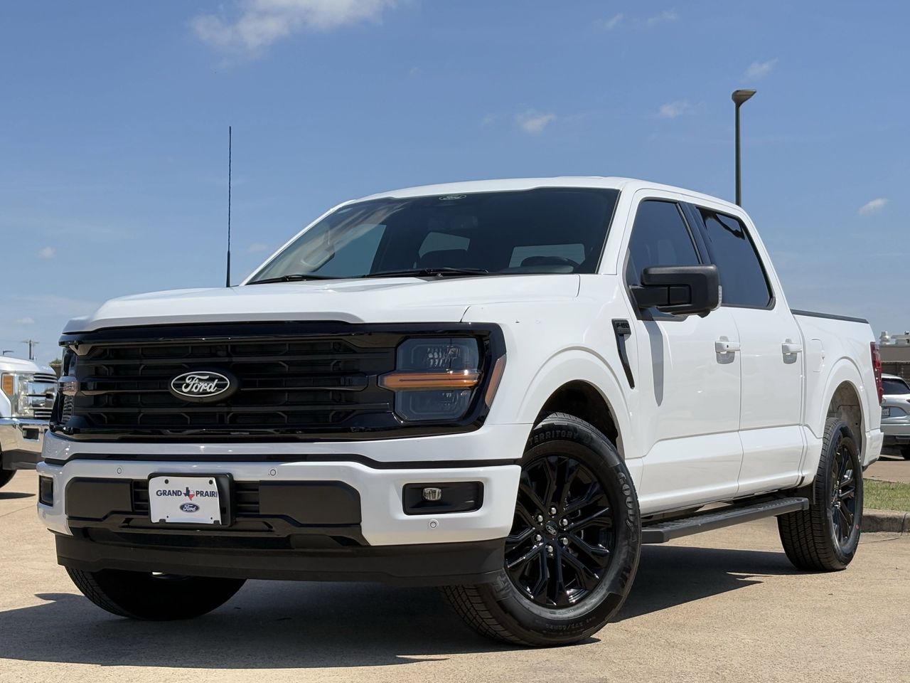 2025 Ford F-150 XLT photo 2