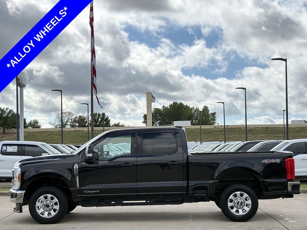 Used 2024 Ford F-250 XLT Truck Crew Cab