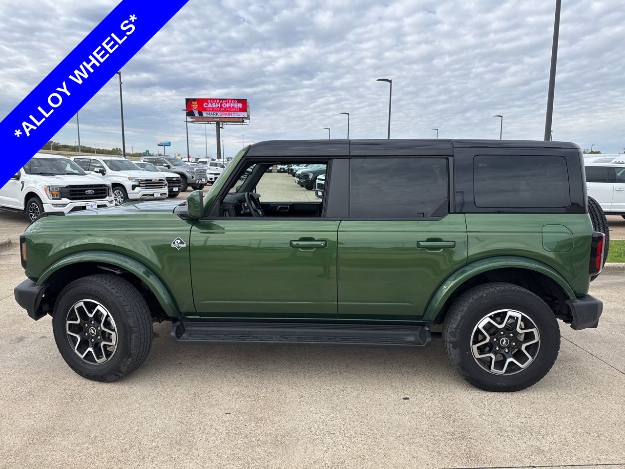 2025 Ford Bronco Outer Banks photo 3