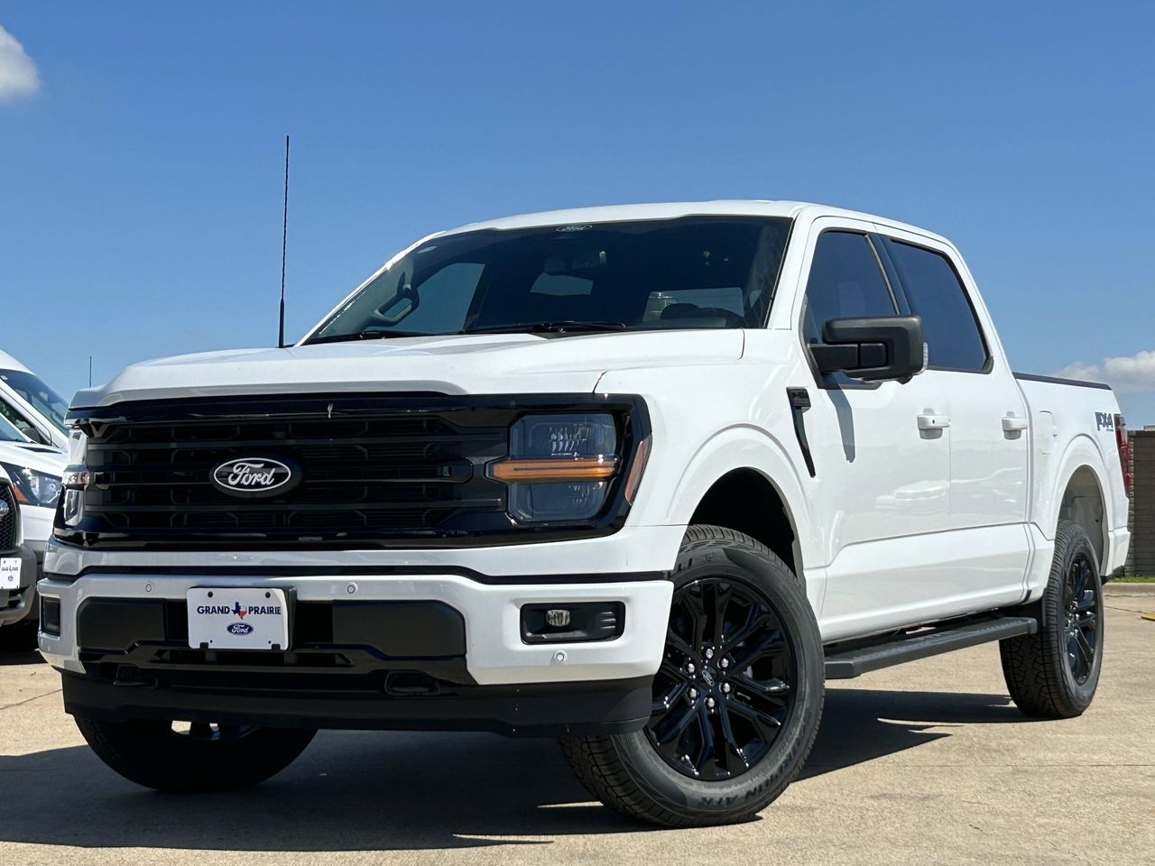 2025 Ford F-150 XLT photo 2