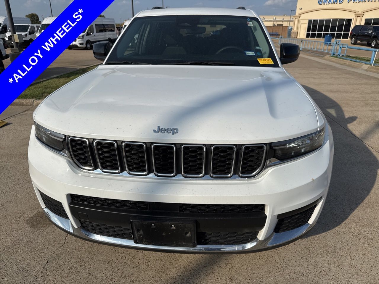 2023 Jeep Grand Cherokee Laredo photo 2