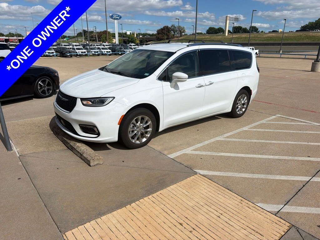 Used 2021 Chrysler Pacifica Touring L Van Passenger Van