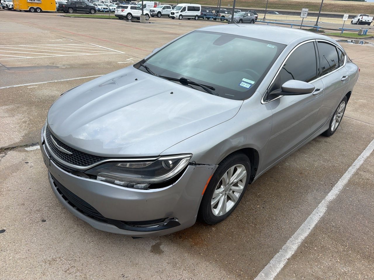 2016 Chrysler 200 Touring's photo