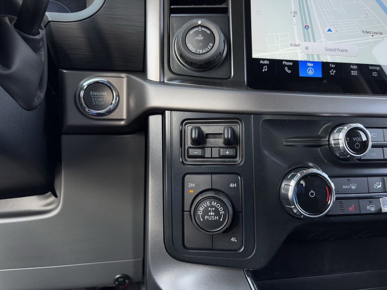 2025 Ford F-150 XLT - Photo 21