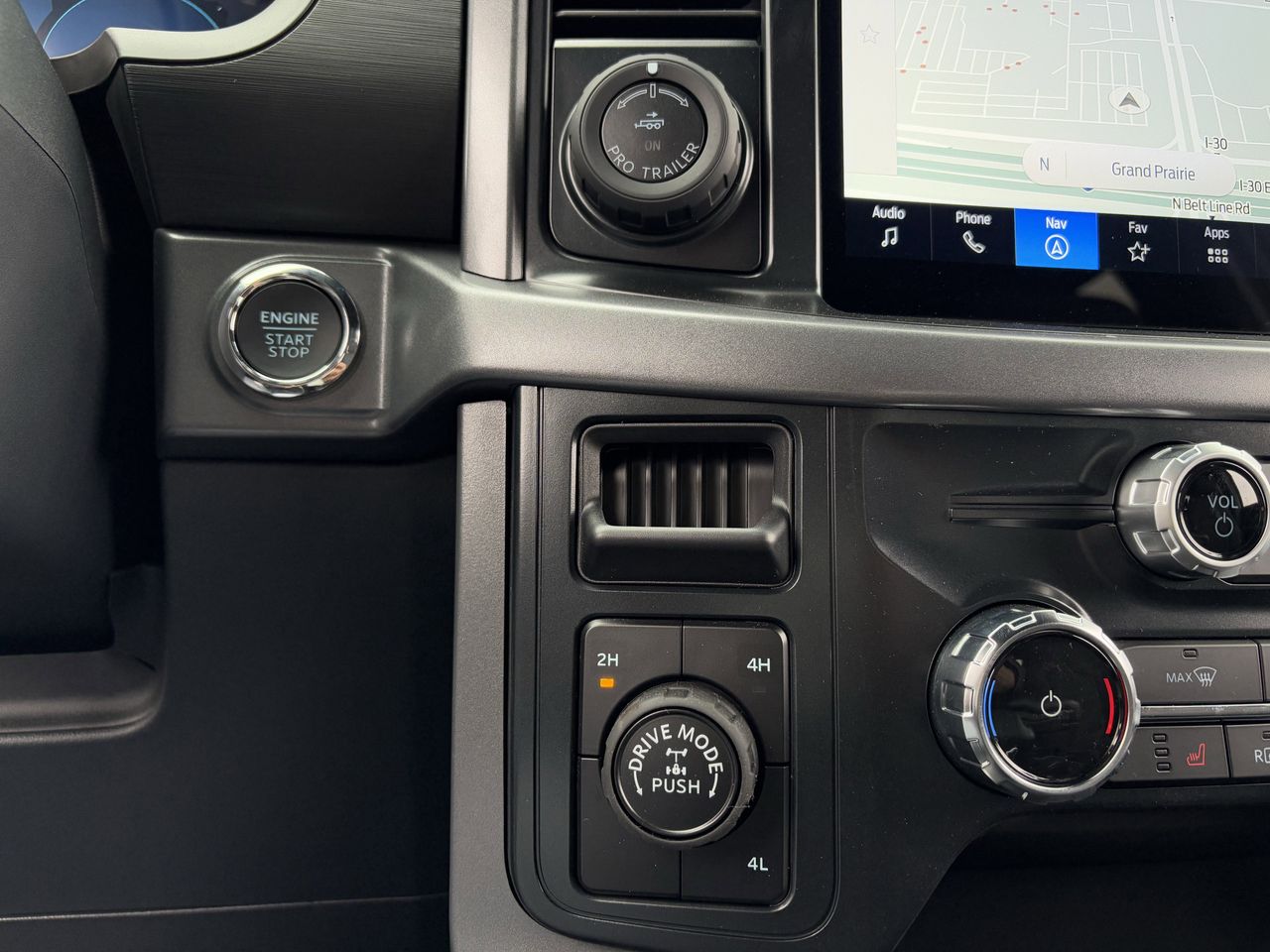 2025 Ford F-150 XLT - Photo 19