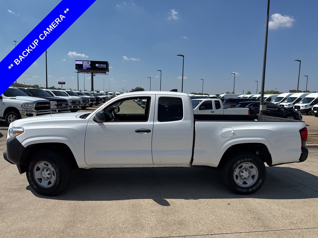 2023 Toyota Tacoma SR photo 3