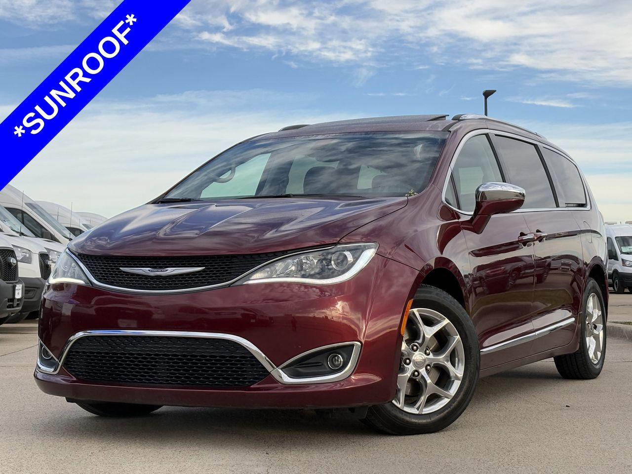 2020 Chrysler Pacifica Limited's photo