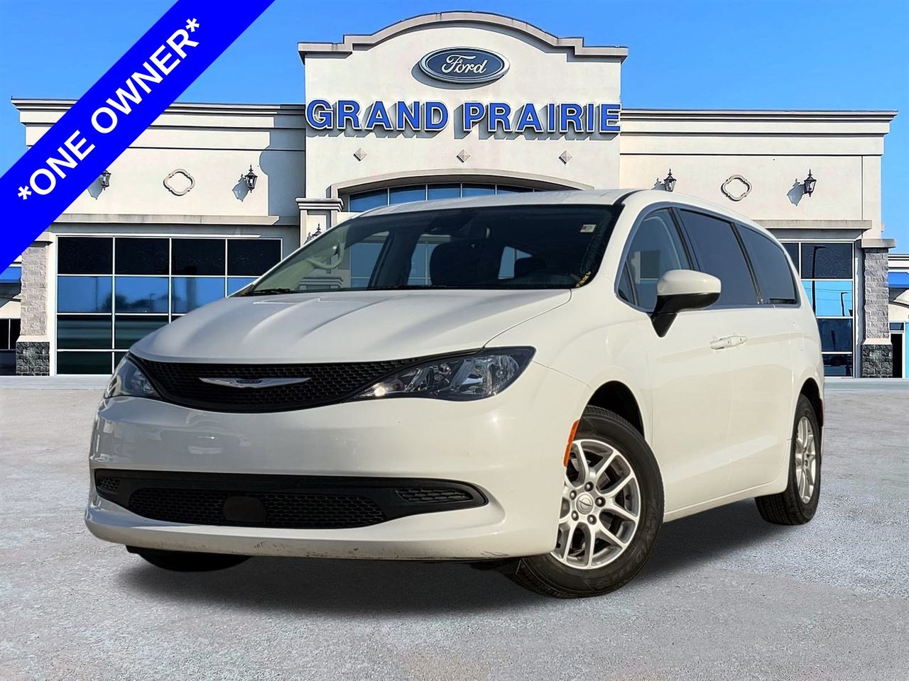 2023 Chrysler Voyager LX