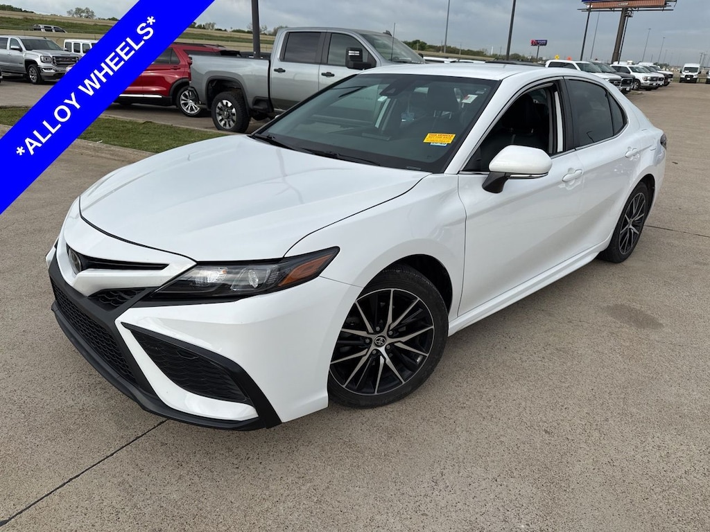 Used 2022 Toyota Camry SE Sedan