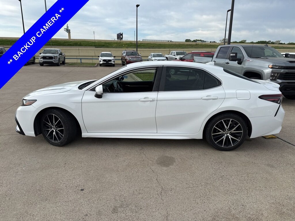 Used 2022 Toyota Camry SE Sedan