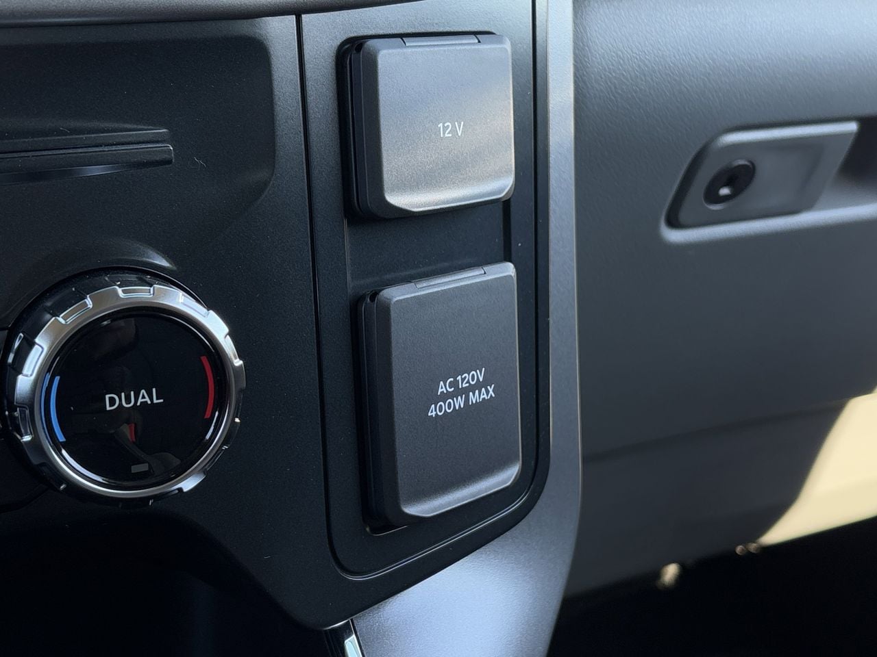 2025 Ford F-150 XLT - Photo 22
