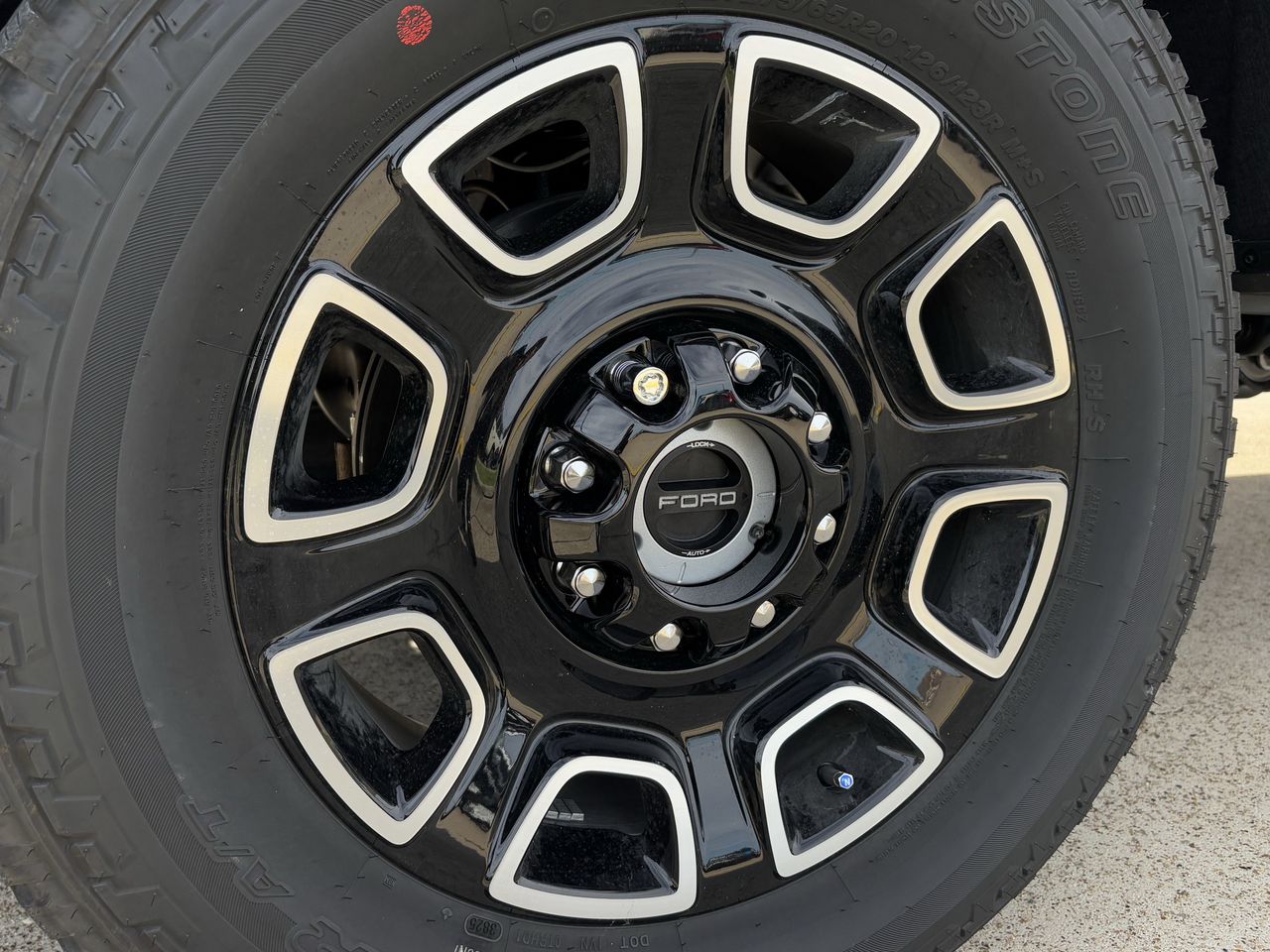 2026 Ford F-250 Super Duty Platinum - Photo 10