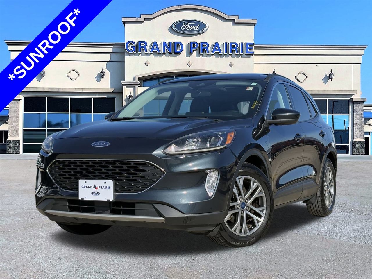 2022 Ford Escape SEL's photo