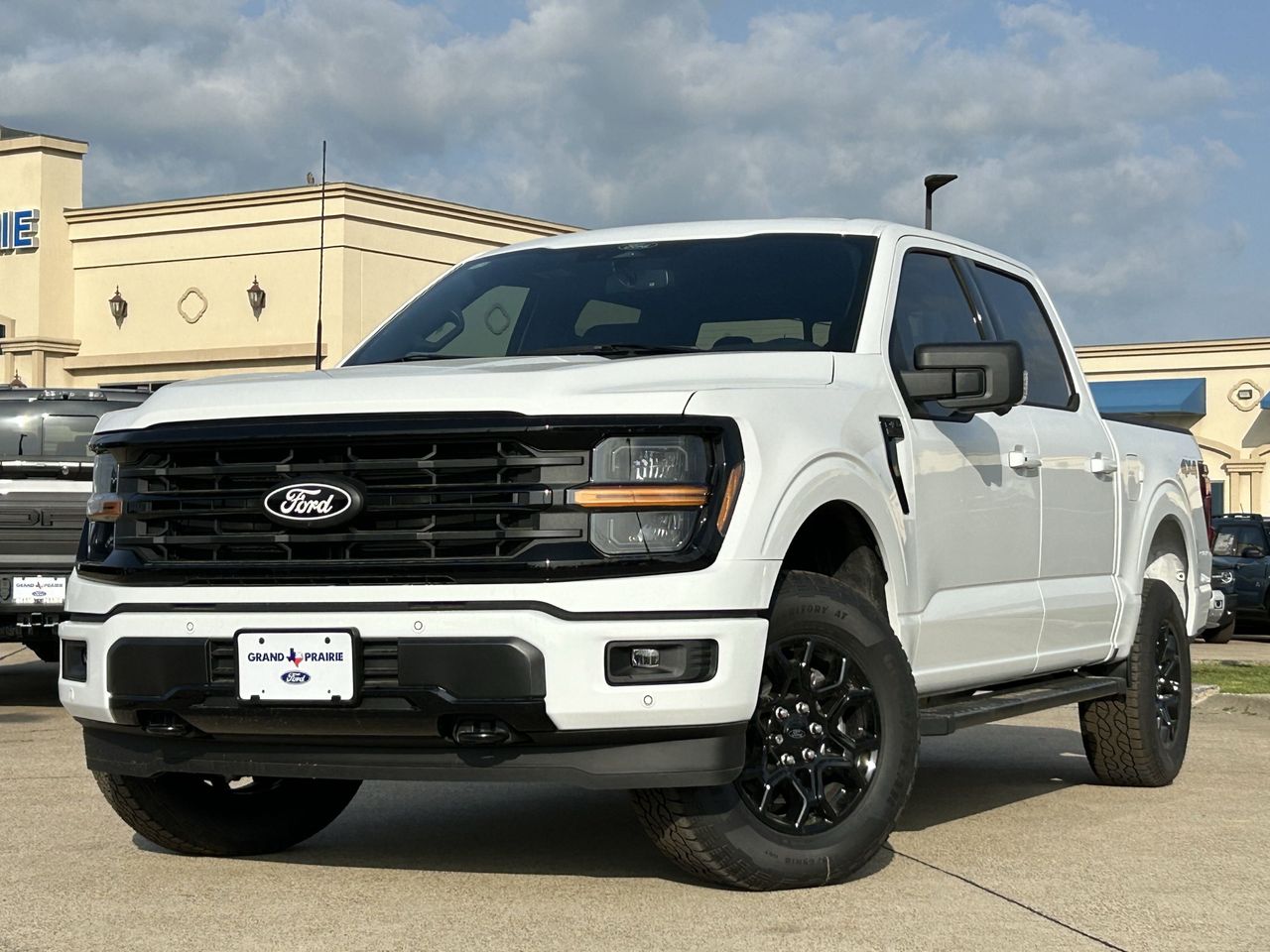 2025 Ford F-150 XLT photo 2
