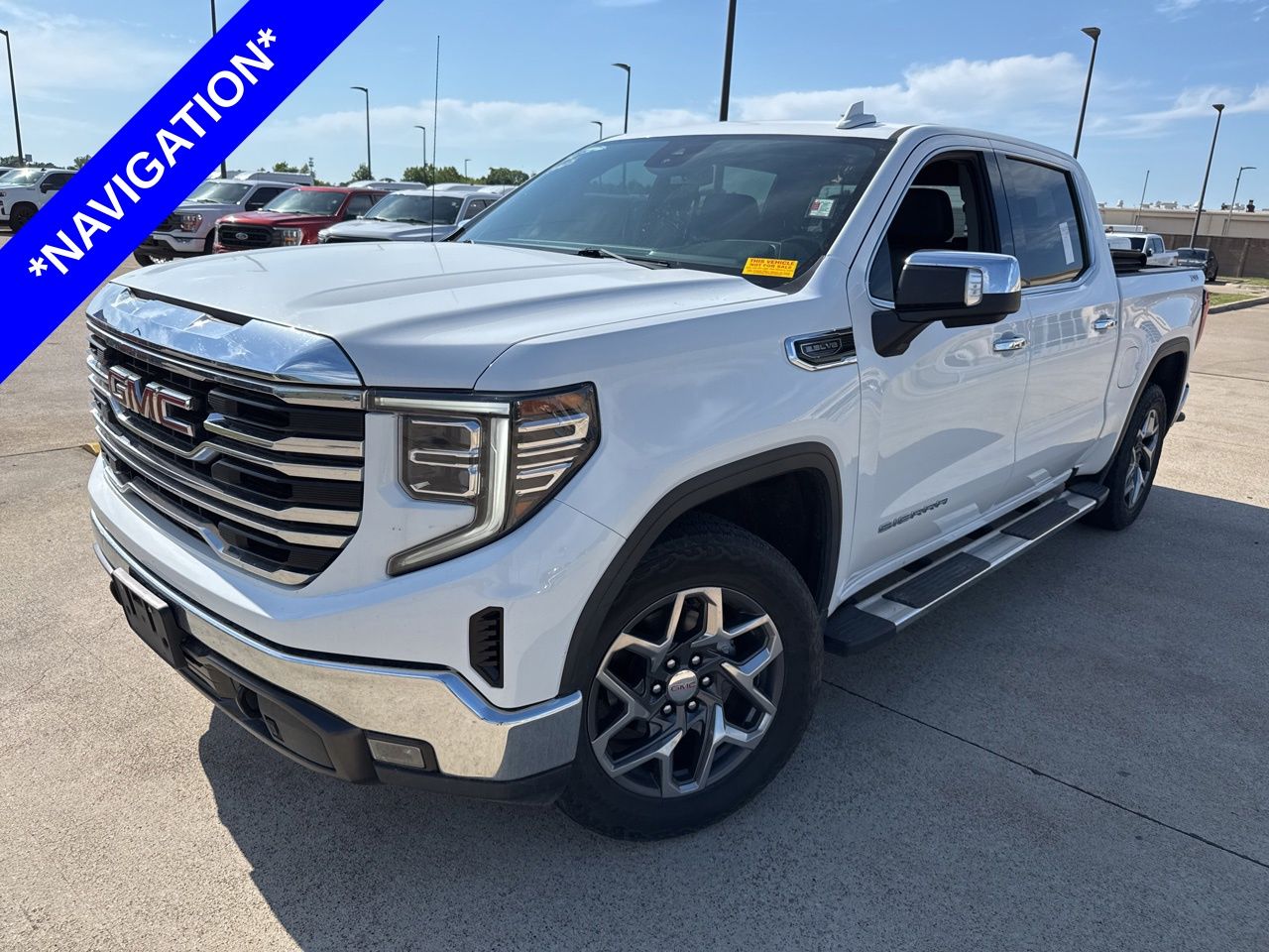 2022 GMC Sierra 4WD Crew Cab Short Box SLT's photo