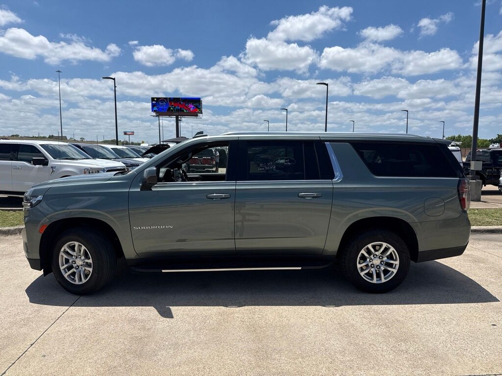 Used 2024 Chevrolet Suburban LT SUV