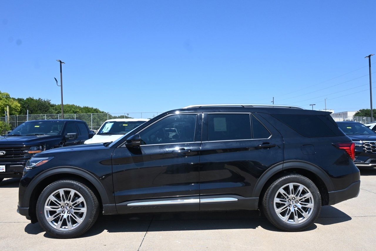 2025 Ford Explorer Platinum photo 2