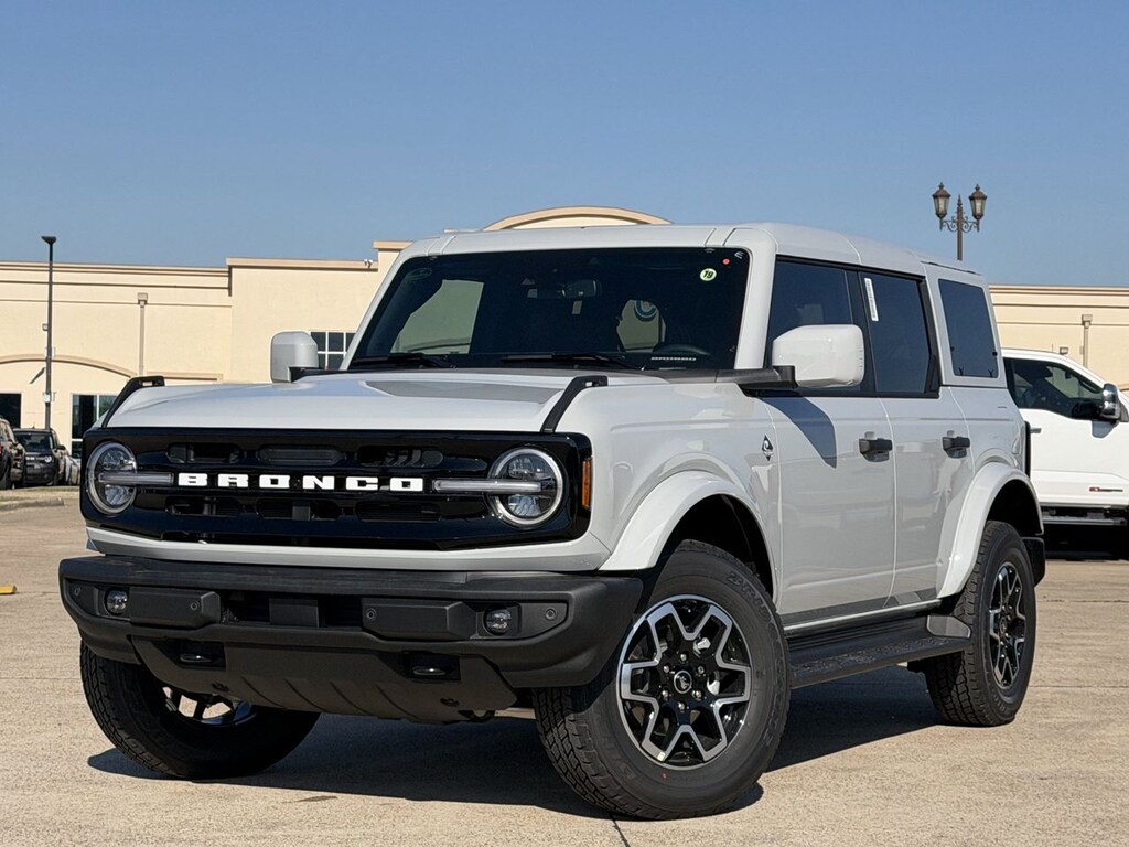 New 2026 Ford Bronco Outer Banks SUV