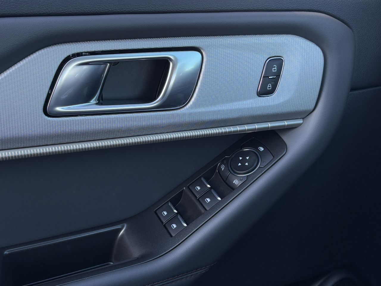 2026 Ford Explorer Active - Photo 22