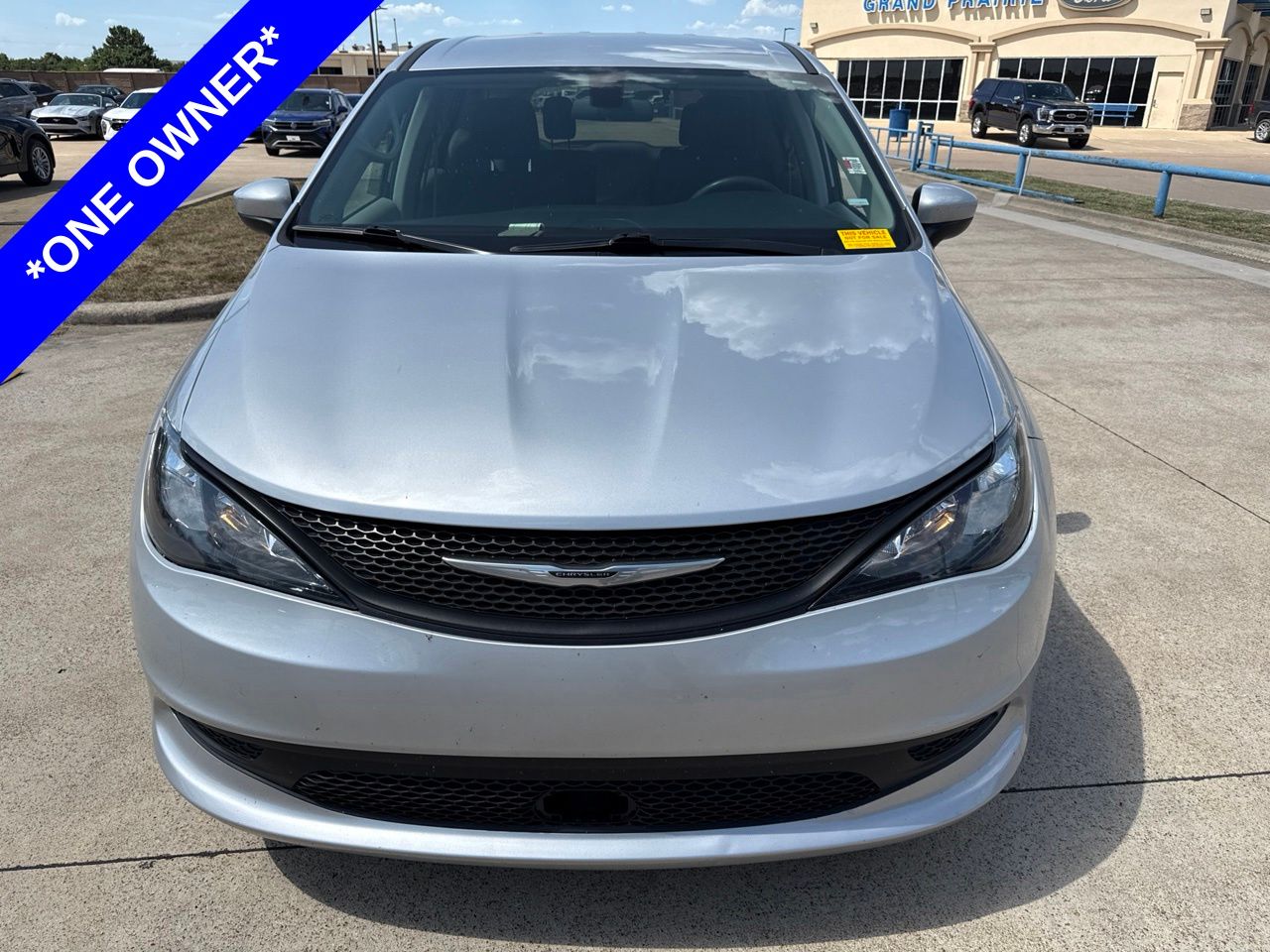 Used 2022 Chrysler Voyager LX with VIN 2C4RC1CG1NR215686 for sale in Grand Prairie, TX