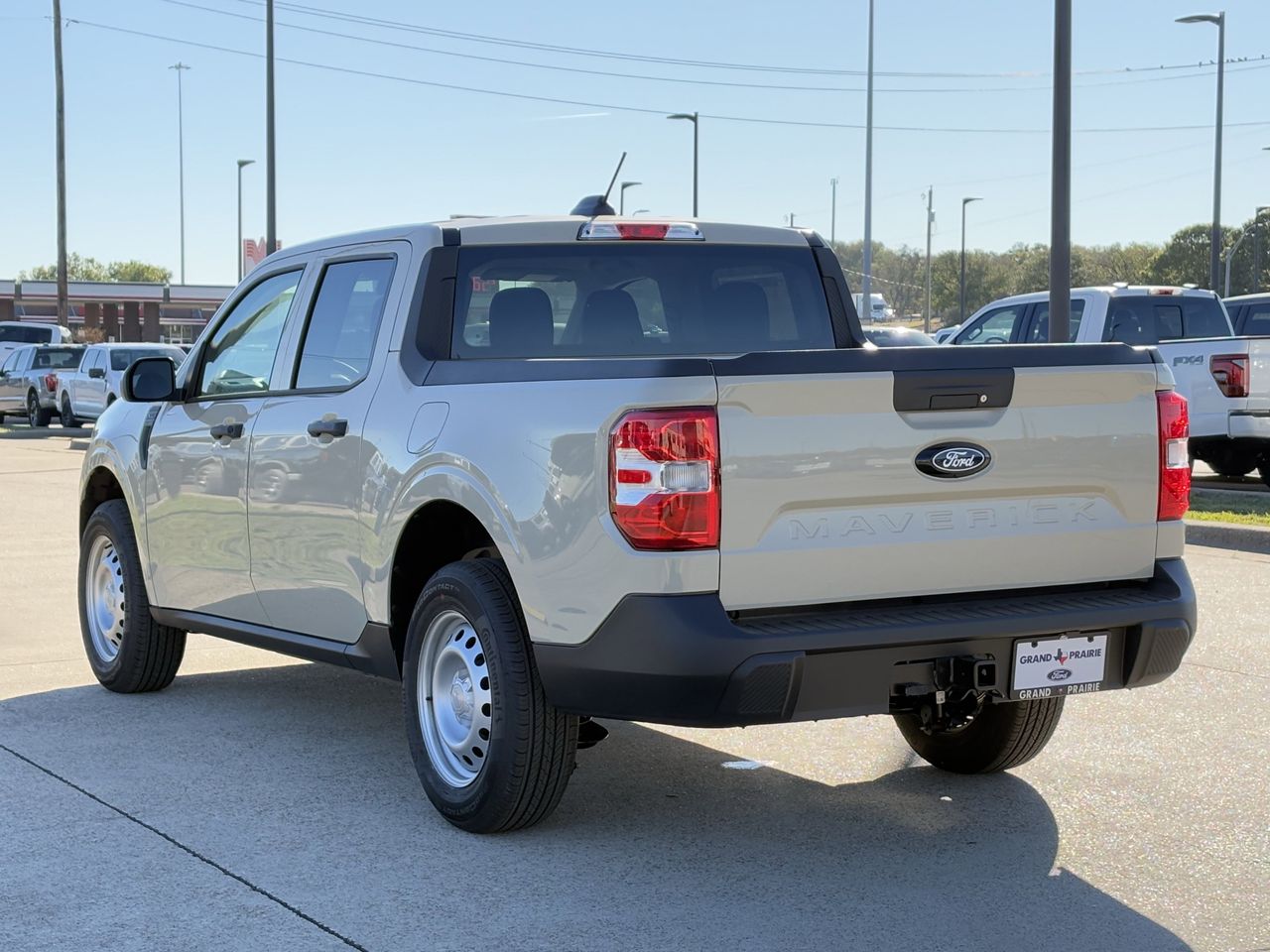 2025 Ford Maverick XL photo 4