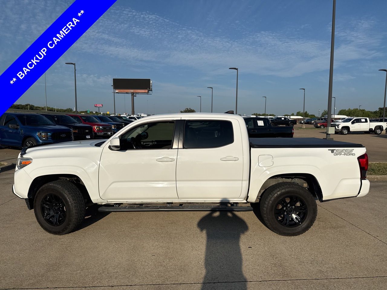 2019 Toyota Tacoma SR5 photo 2