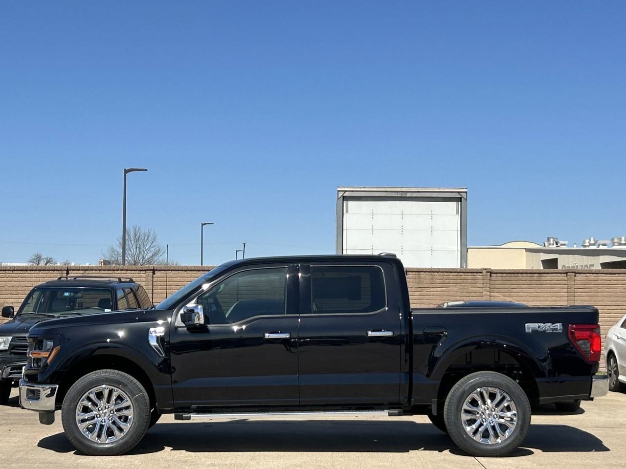2025 Ford F-150 XLT photo 3