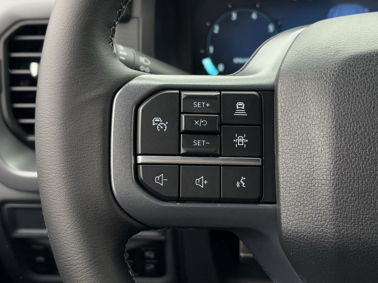 2026 Ford F-150 XLT - Photo 14