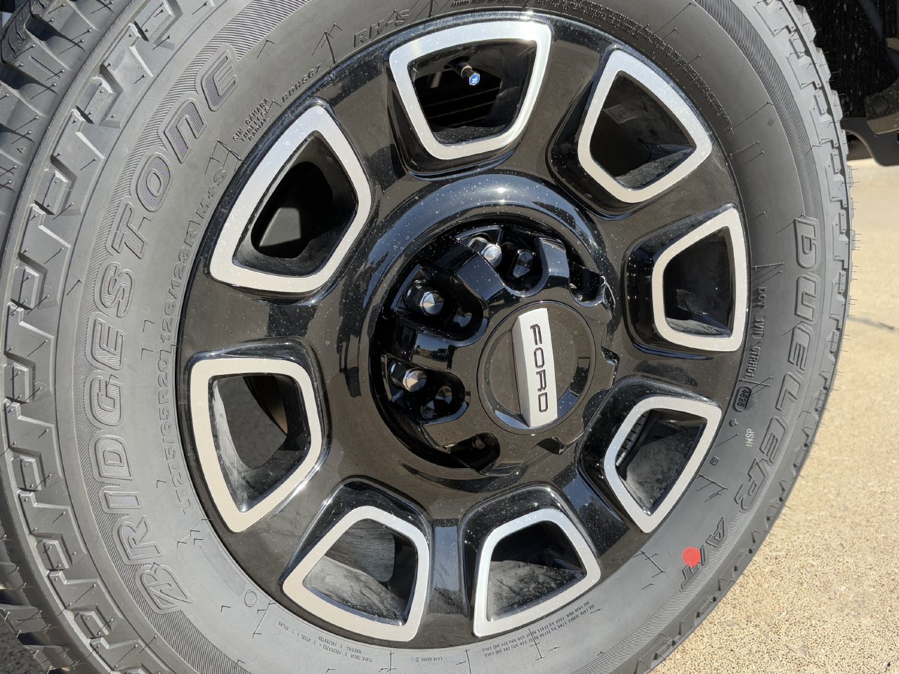 2026 Ford F-250 Super Duty Platinum - Photo 9