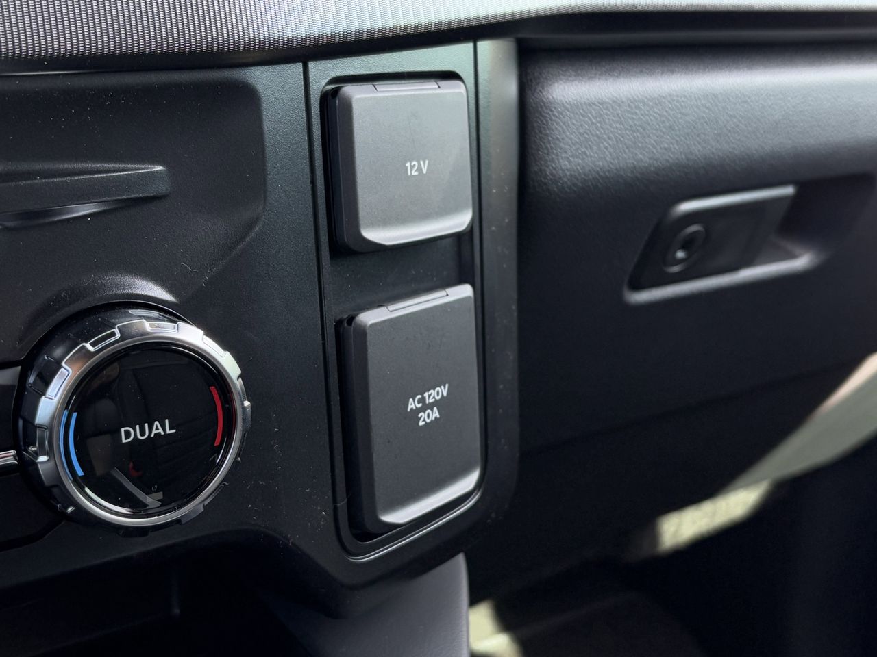 2026 Ford F-250 Super Duty Platinum - Photo 21