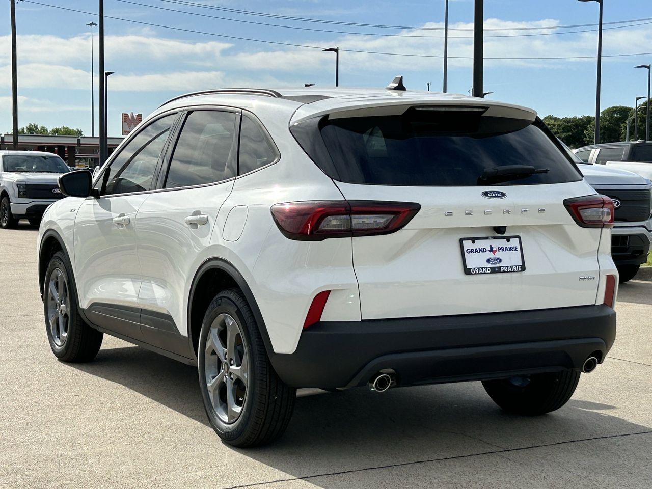 2025 Ford Escape ST-Line Select photo 4