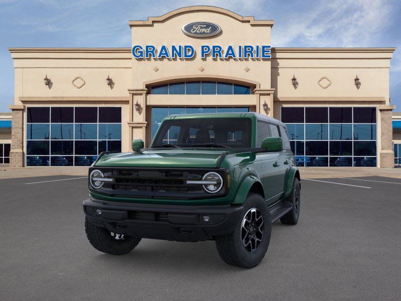 2025 Ford Bronco Outer Banks photo 2
