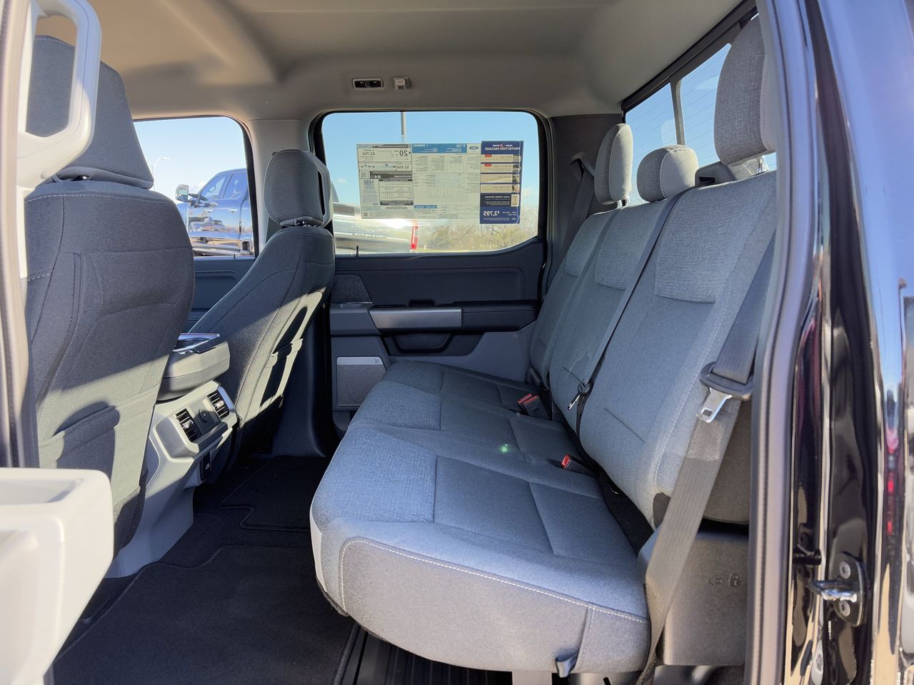 2025 Ford F-150 XLT - Photo 28