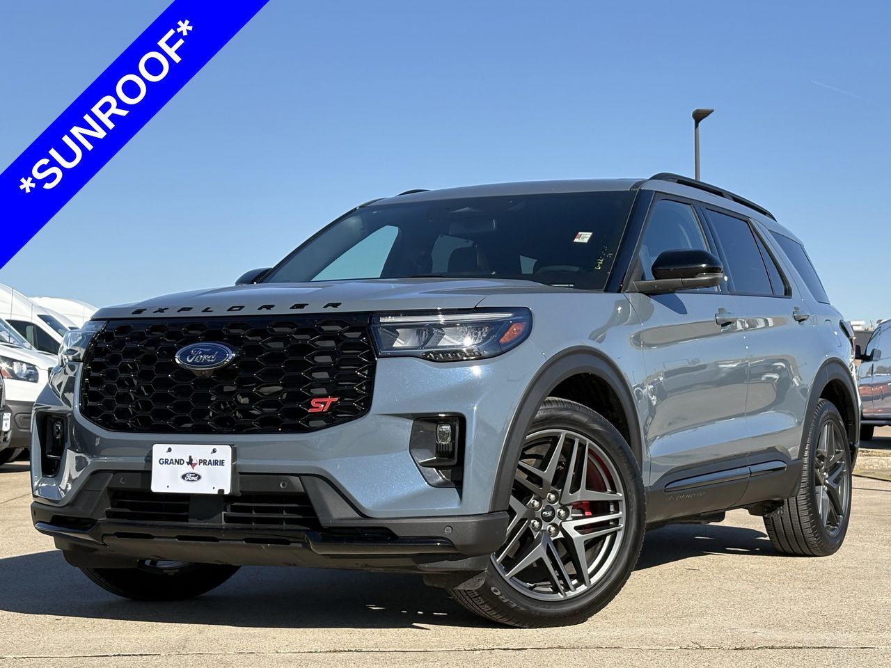2025 Ford Explorer ST's photo