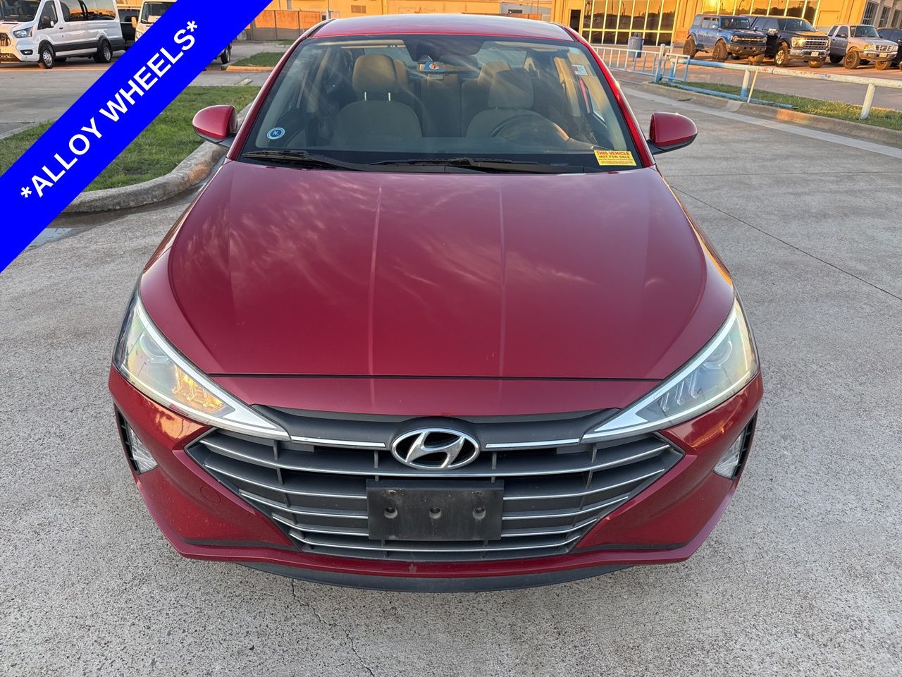 2020 Hyundai Elantra SEL photo 2