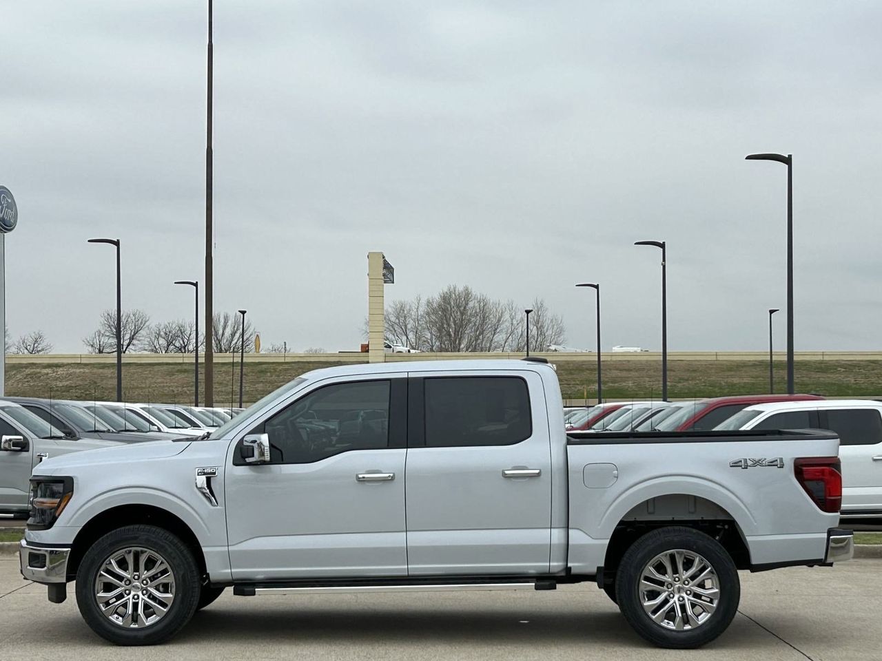 2025 Ford F-150 XLT photo 2