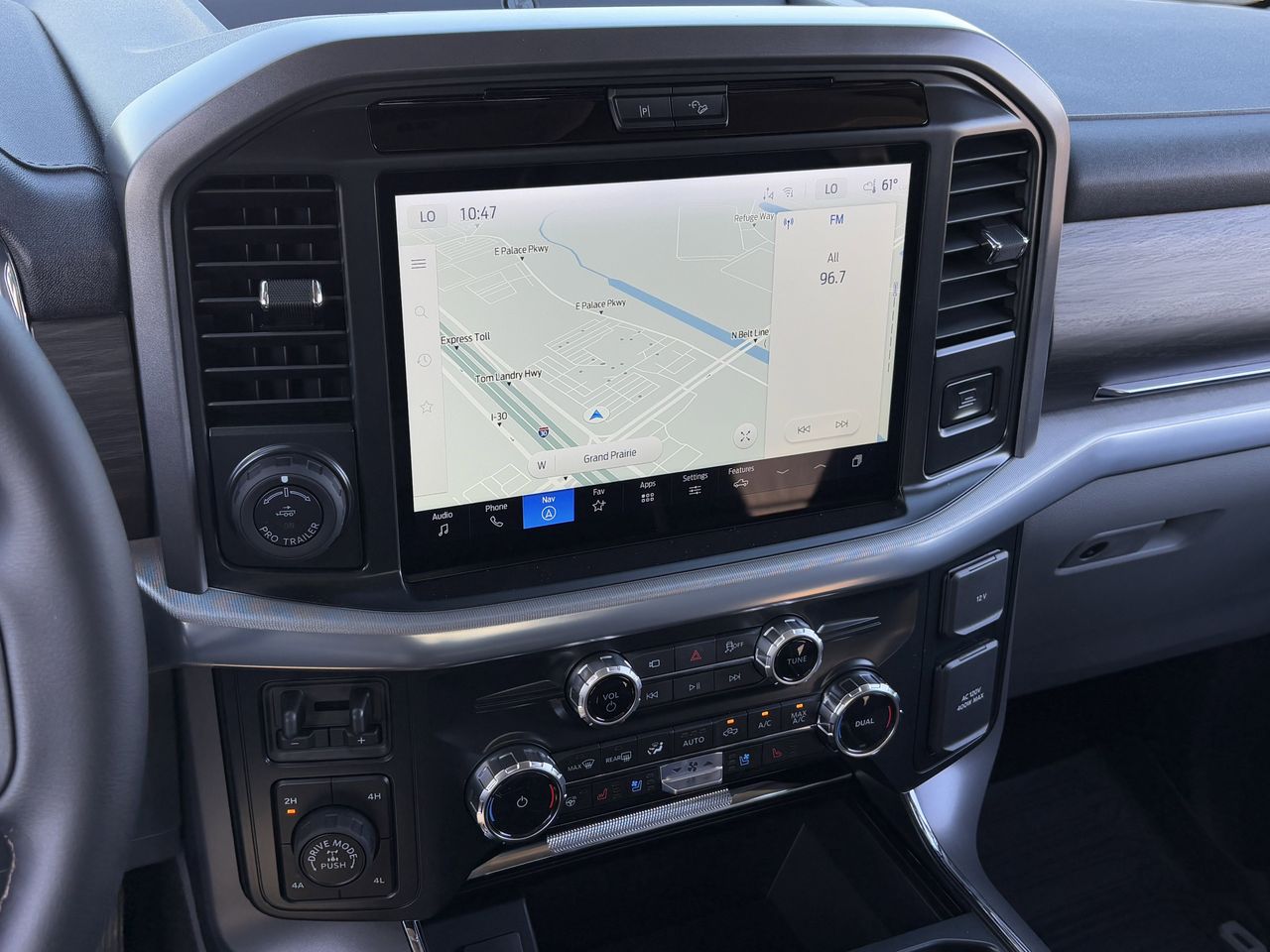 2025 Ford F-150 Lariat - Photo 18