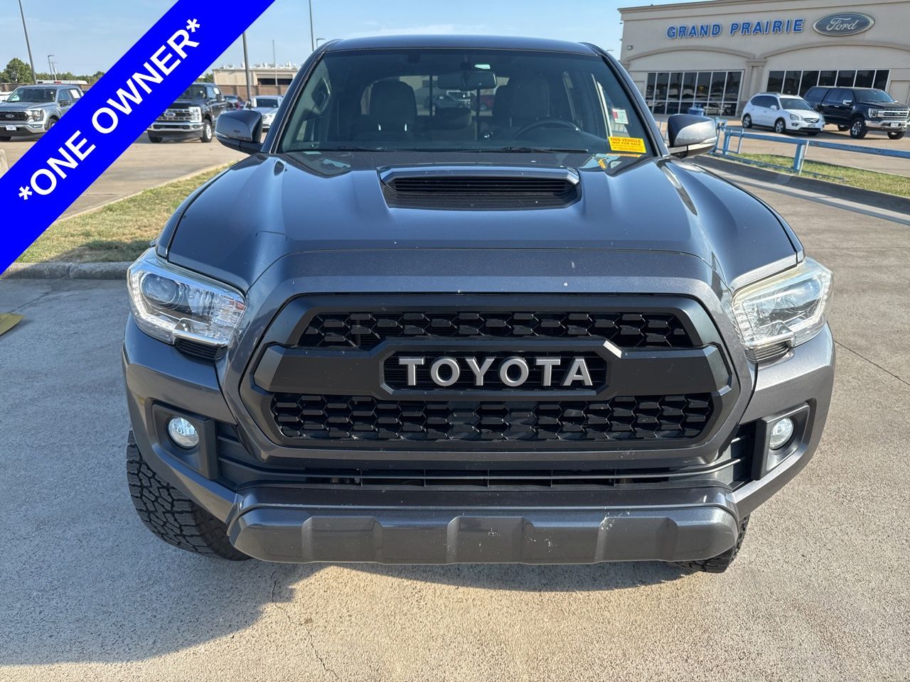 2017 Toyota Tacoma SR5 Sport TRD Pro photo 2