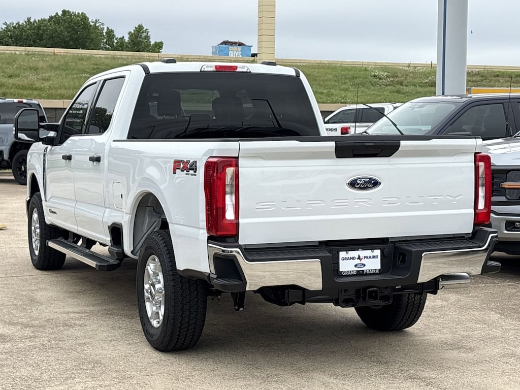 New 2026 Ford F-250 XLT Truck Crew Cab