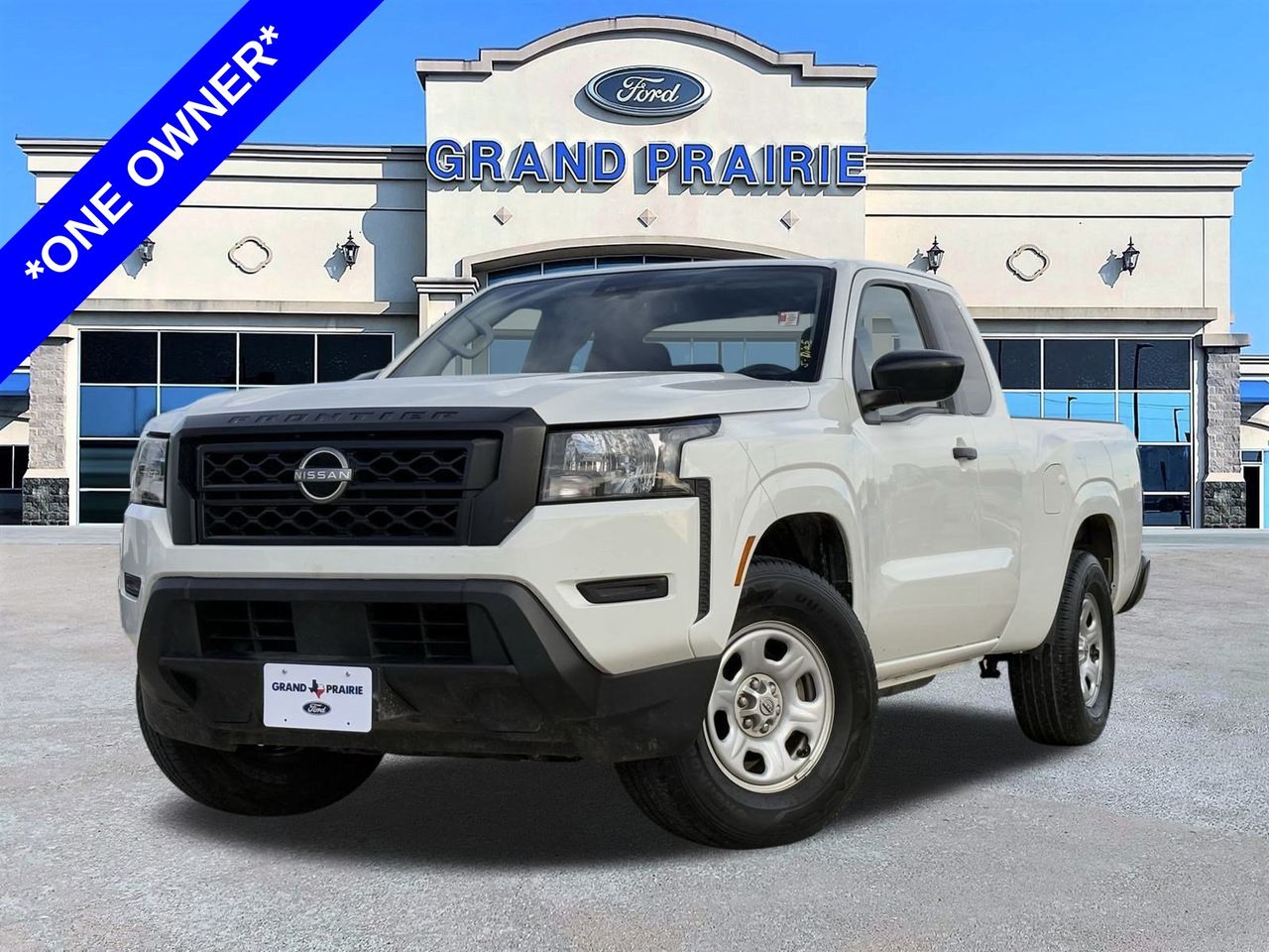 2024 Nissan Frontier S's photo