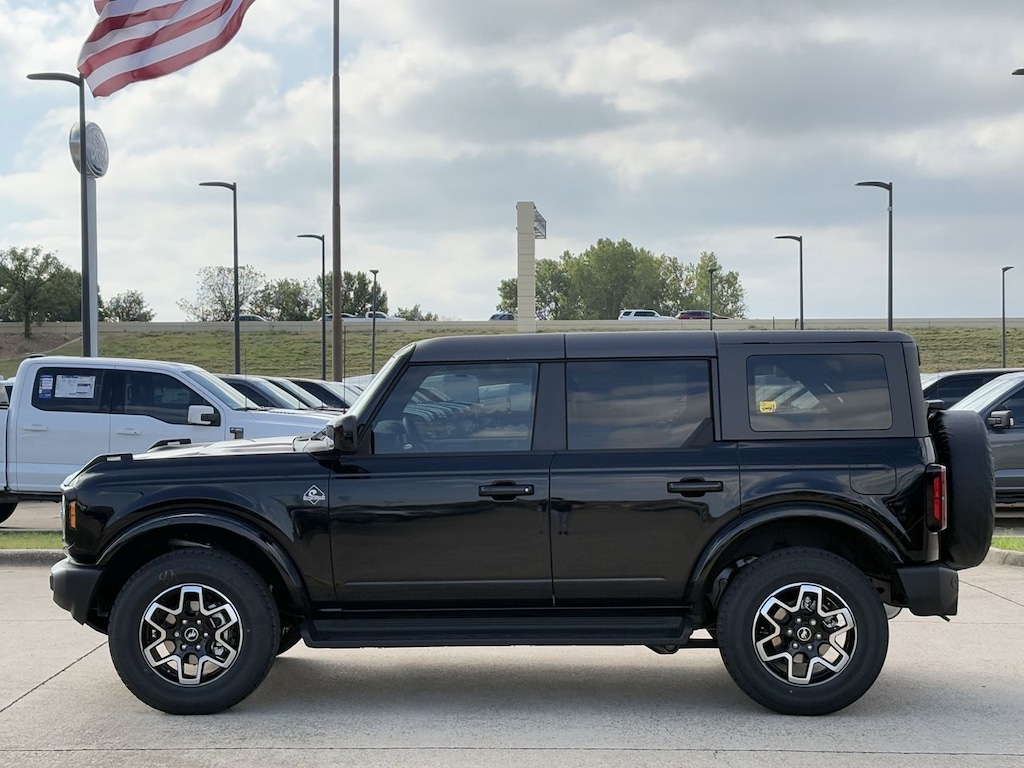 New 2025 Ford Bronco Outer Banks SUV