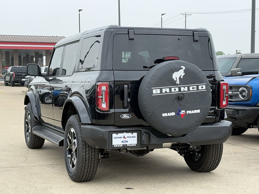 New 2026 Ford Bronco Outer Banks SUV