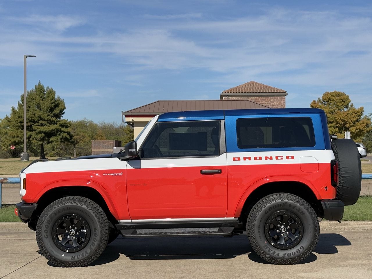 2025 Ford Bronco 2-Door Stroppe - Photo 3