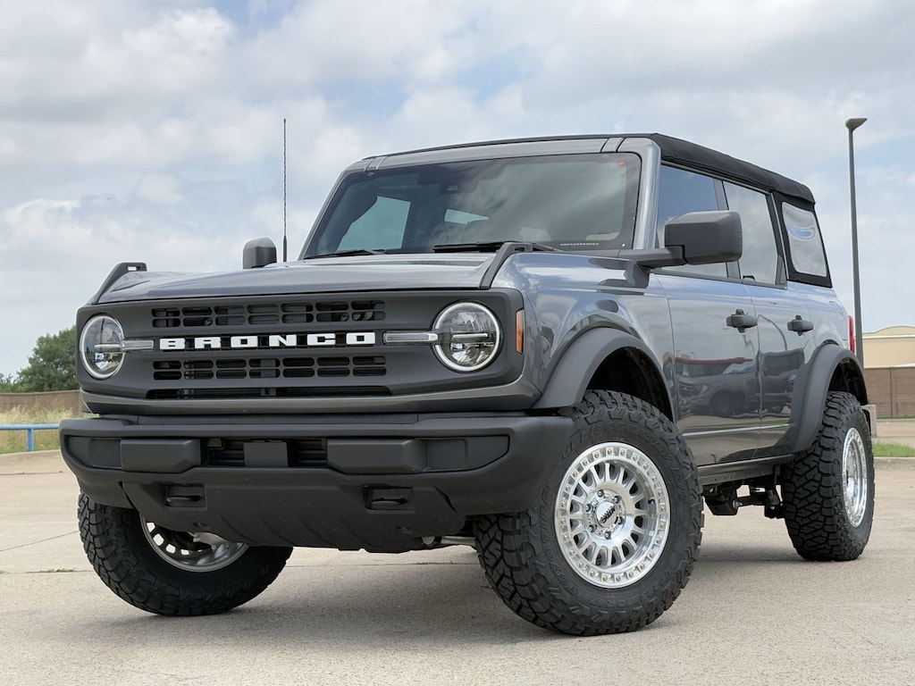 New 2026 Ford Bronco Base SUV